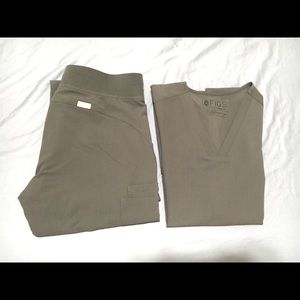 Figs Charcoal Casma Top and Kade Pant Bundle